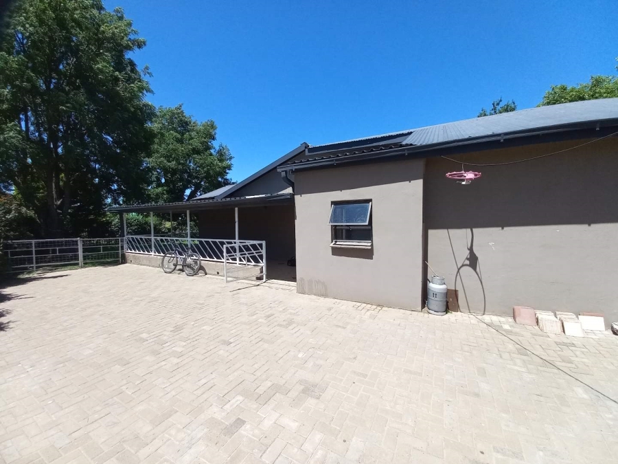 7 Bedroom Property for Sale in Ladybrand Free State